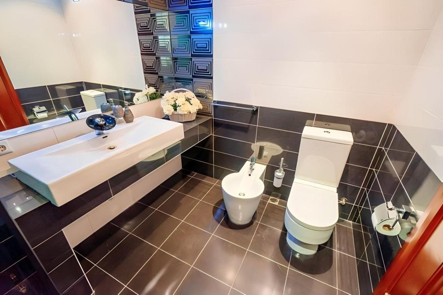 Cabernet Corner Apartment Tbilisi Ngoại thất bức ảnh