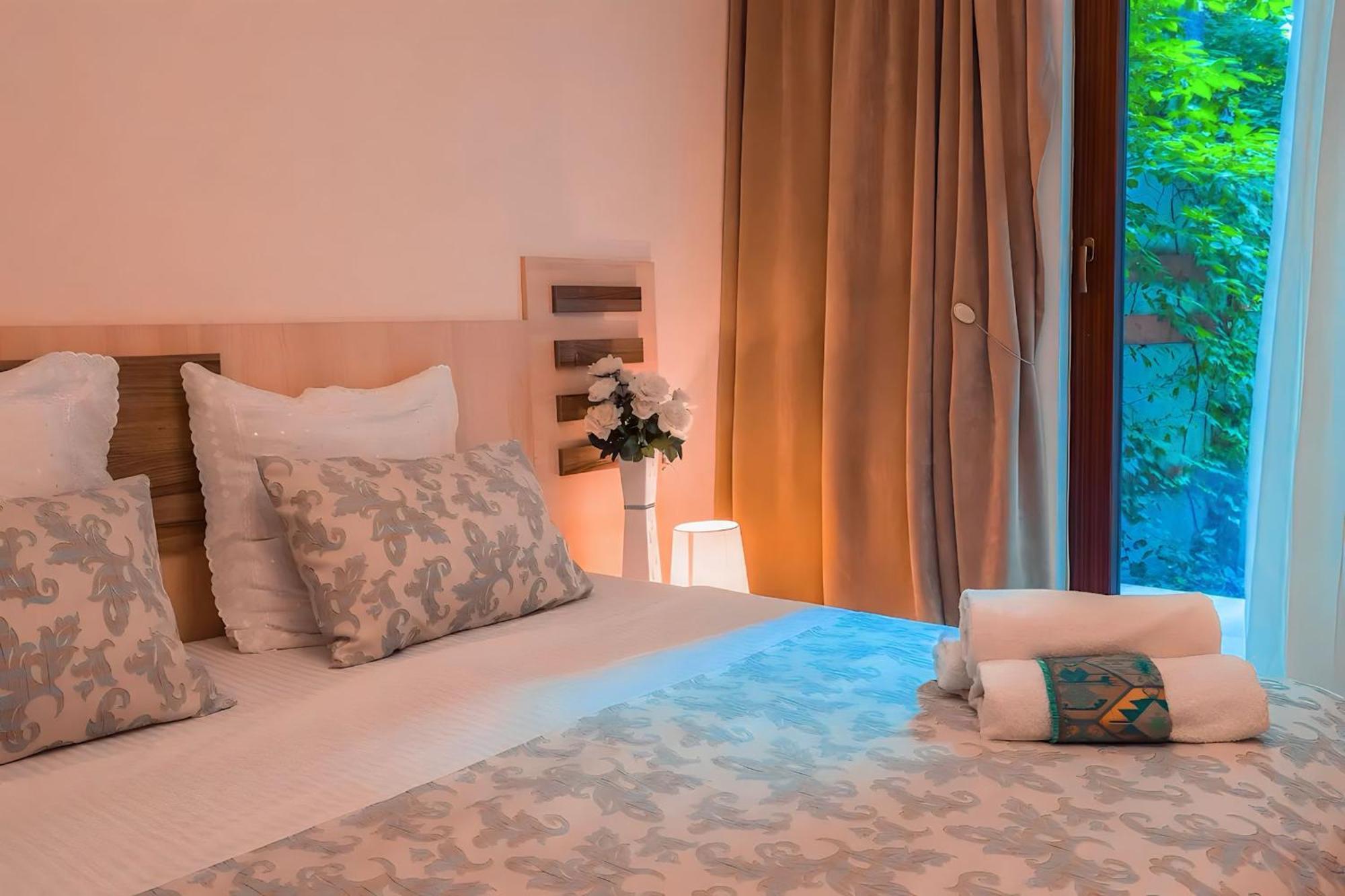 Cabernet Corner Apartment Tbilisi Ngoại thất bức ảnh