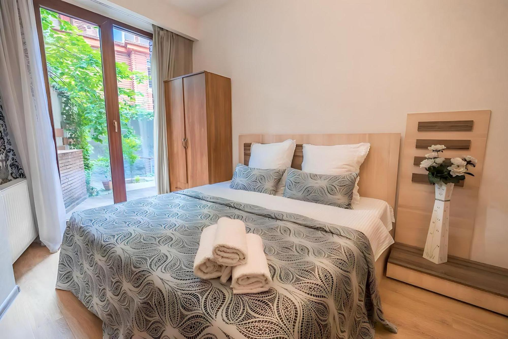 Cabernet Corner Apartment Tbilisi Ngoại thất bức ảnh