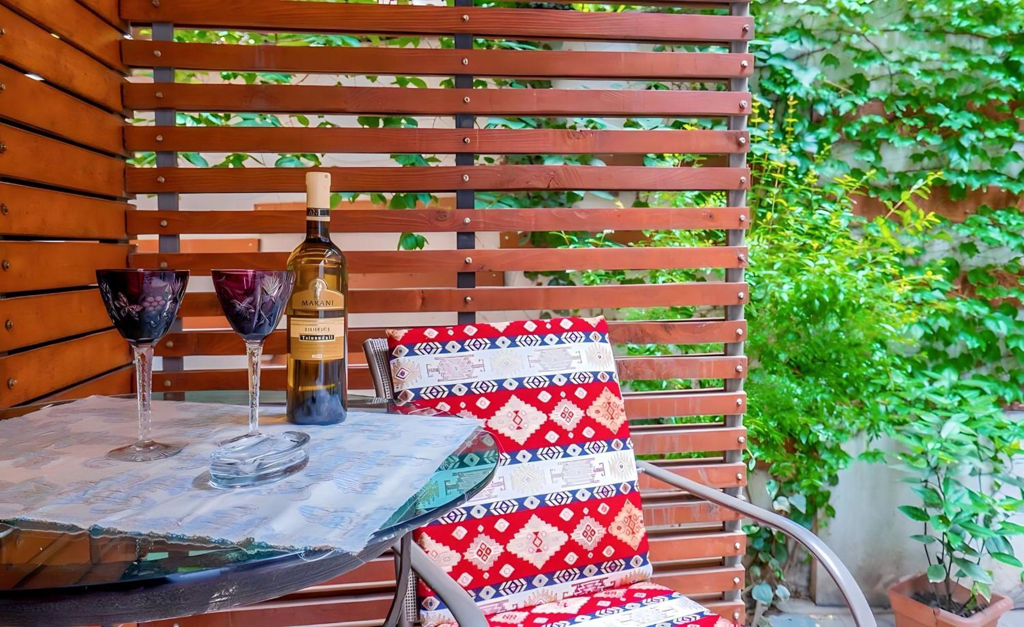 Cabernet Corner Apartment Tbilisi Ngoại thất bức ảnh
